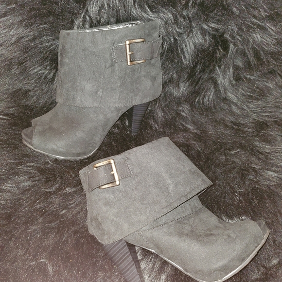 Boots - Picture 2 of 2